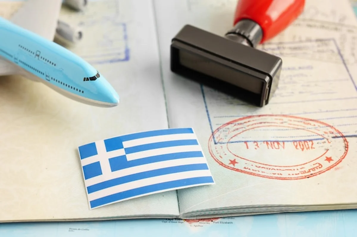 Paszport z pieczęcią dla podróży do Grecji